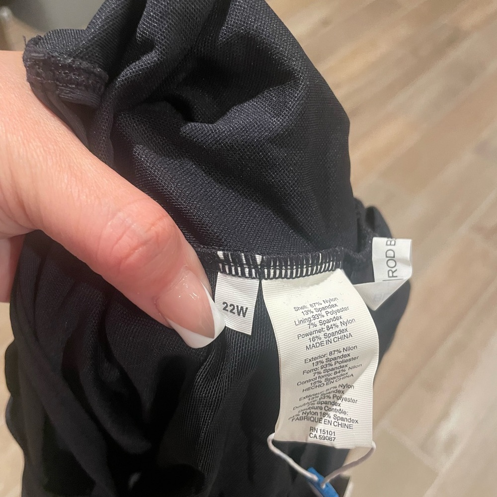 NWT—-Bleu Rod Beattie Black Swimsuit - Picture 8 of 8